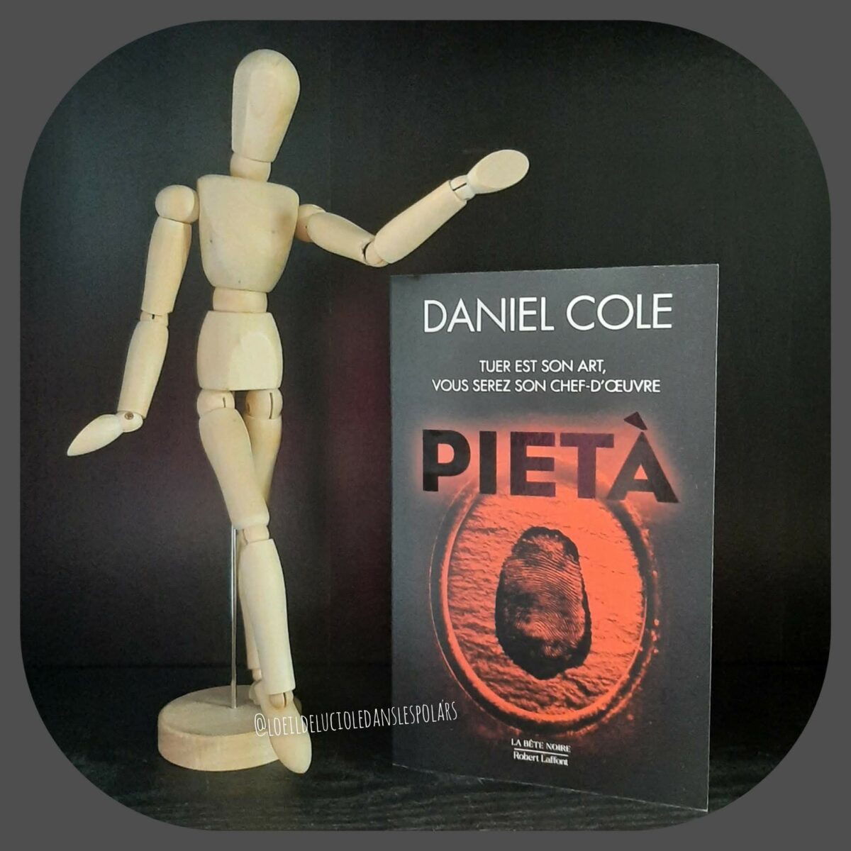 Pietà de Daniel Cole